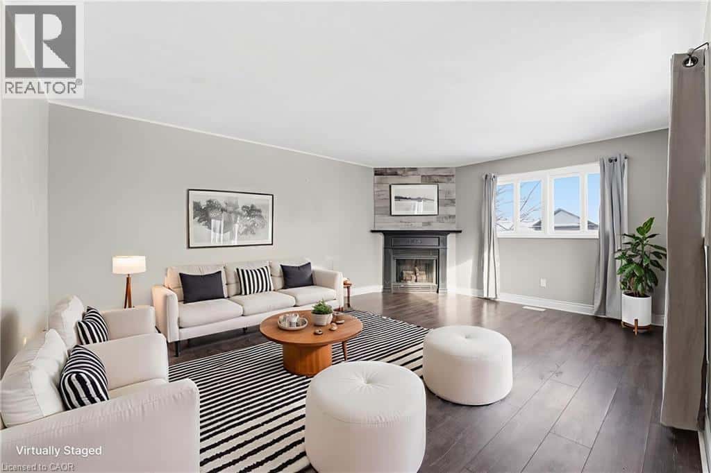 21 WREN Court Unit# 9 — Tillsonburg, Ontario - Photo 2 of 33