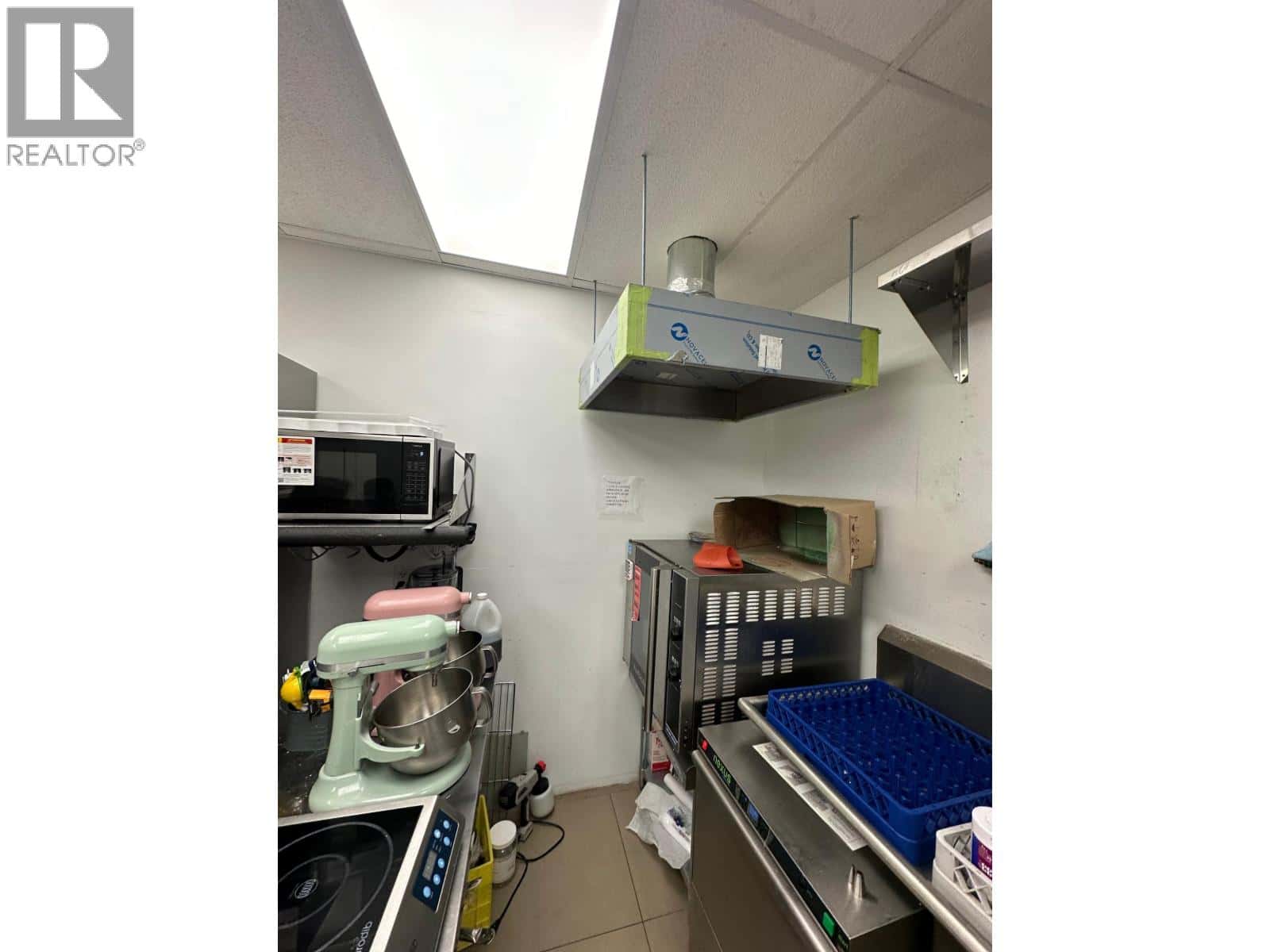 North Vancouver — North Vancouver - Photo 2 of 6