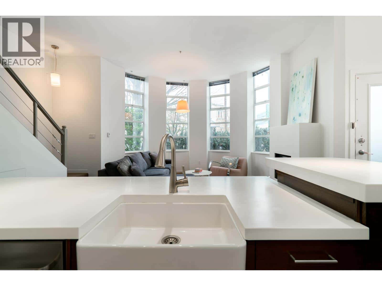 2315 ASH STREET — Vancouver, British Columbia - Photo 2 of 18