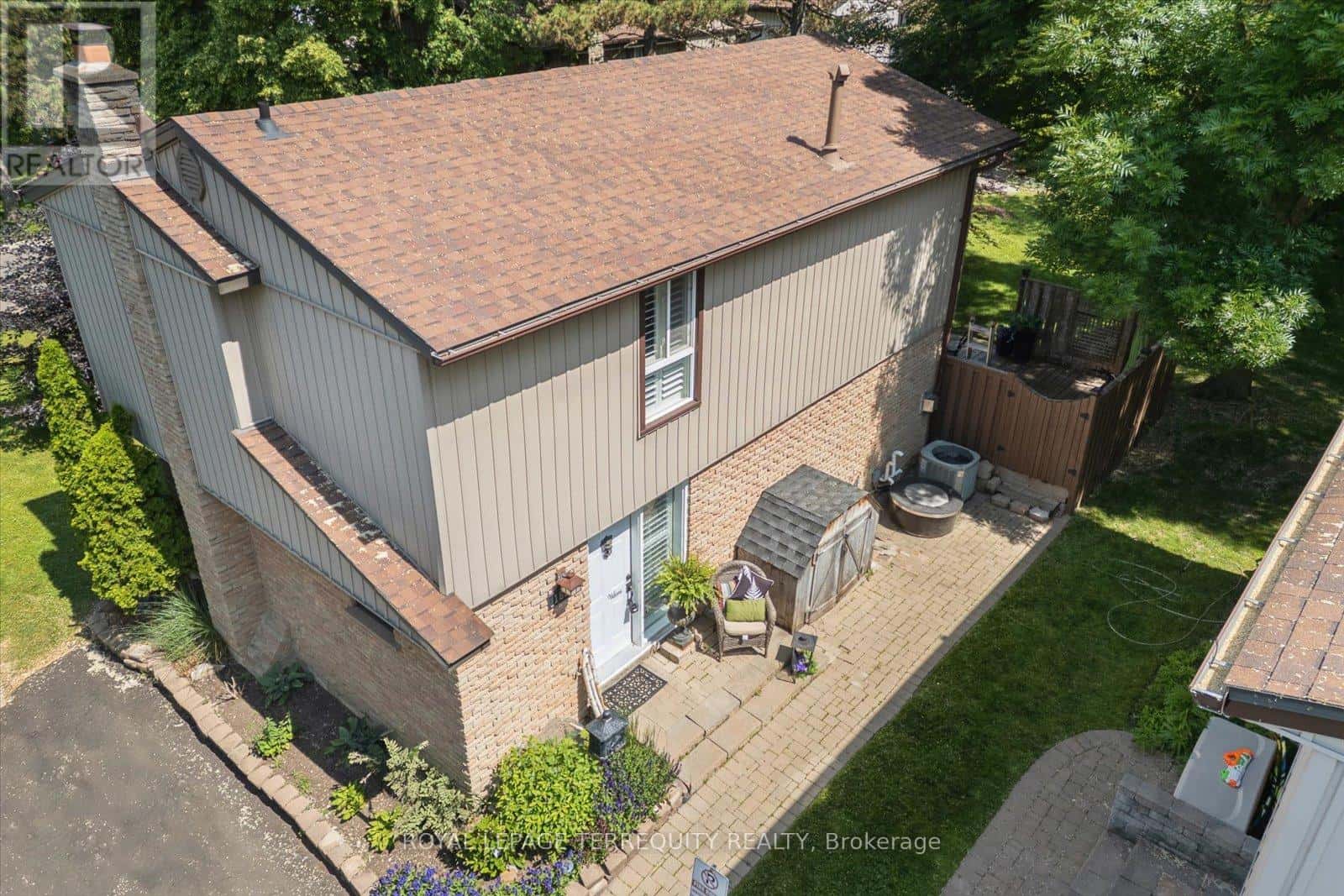 1825 HYDE MILL CRESCENT — Mississauga (Streetsville), Ontario - Photo 4 of 96