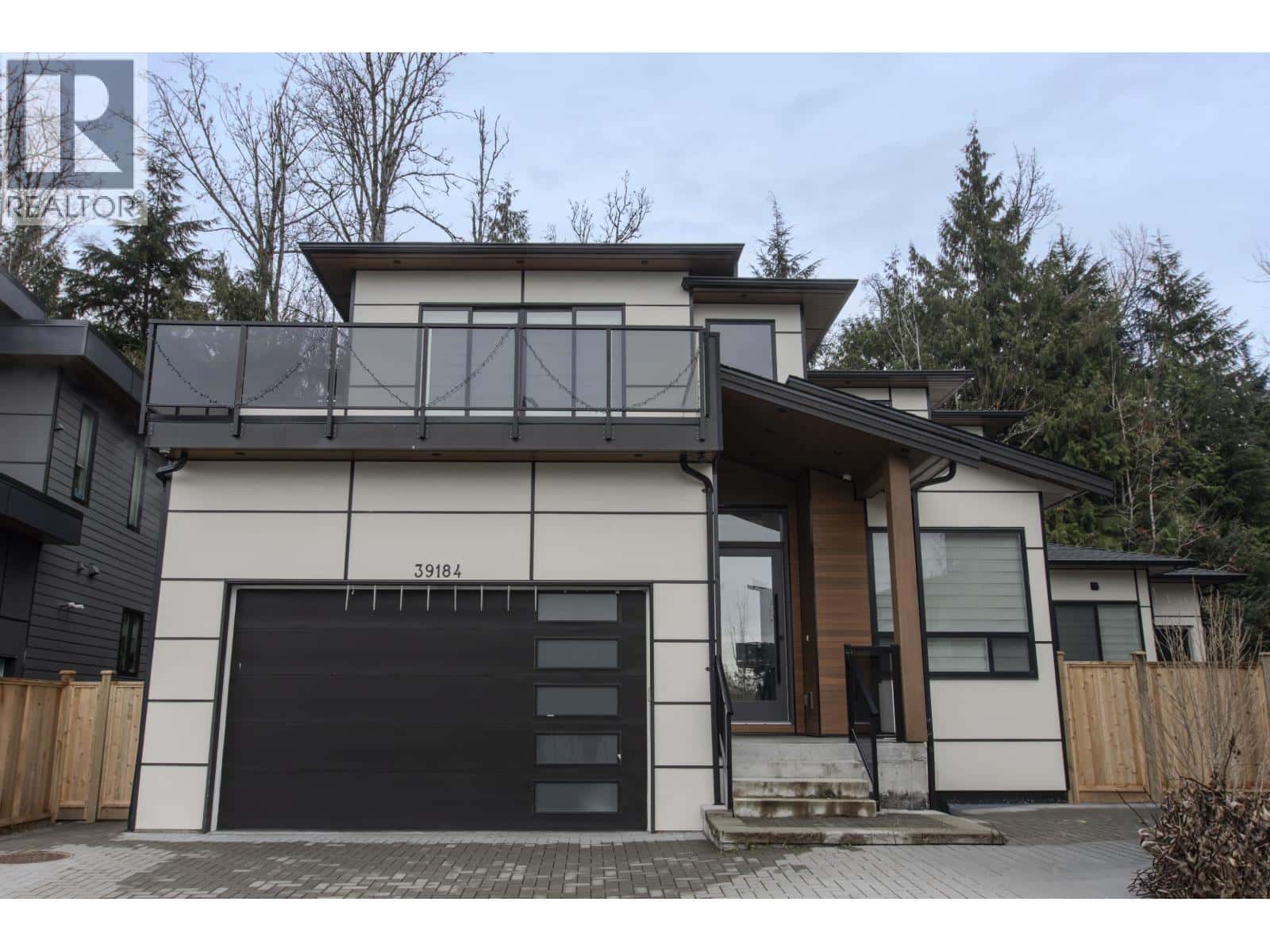 Squamish — Squamish - Photo 2 of 28