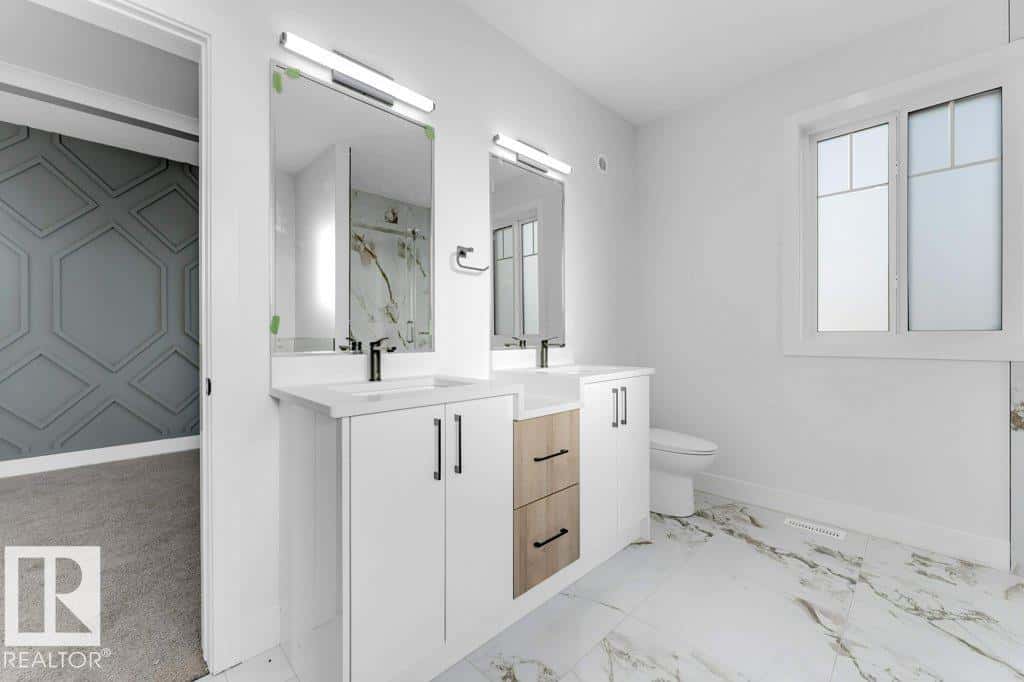 Edmonton — Edmonton - Photo 3 of 38