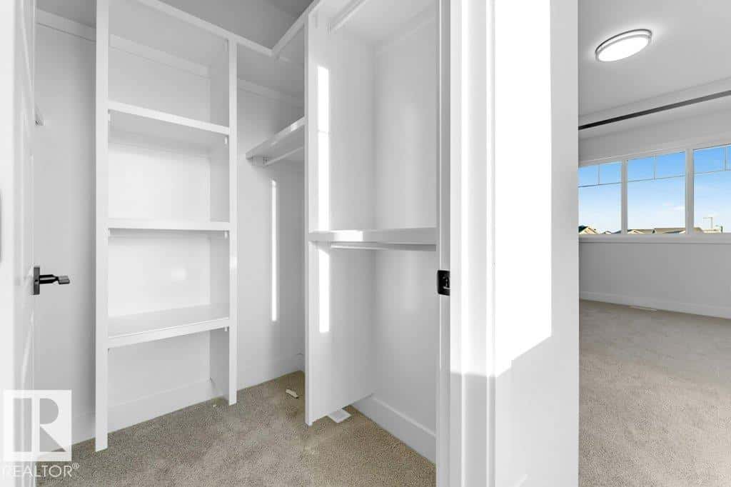 Edmonton — Edmonton - Photo 4 of 38