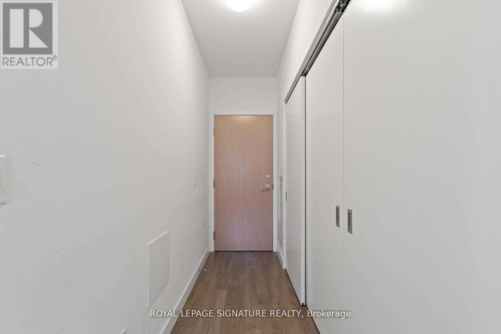 Toronto (Waterfront Communities) — Toronto (Waterfront Communities) - Photo 3 of 31