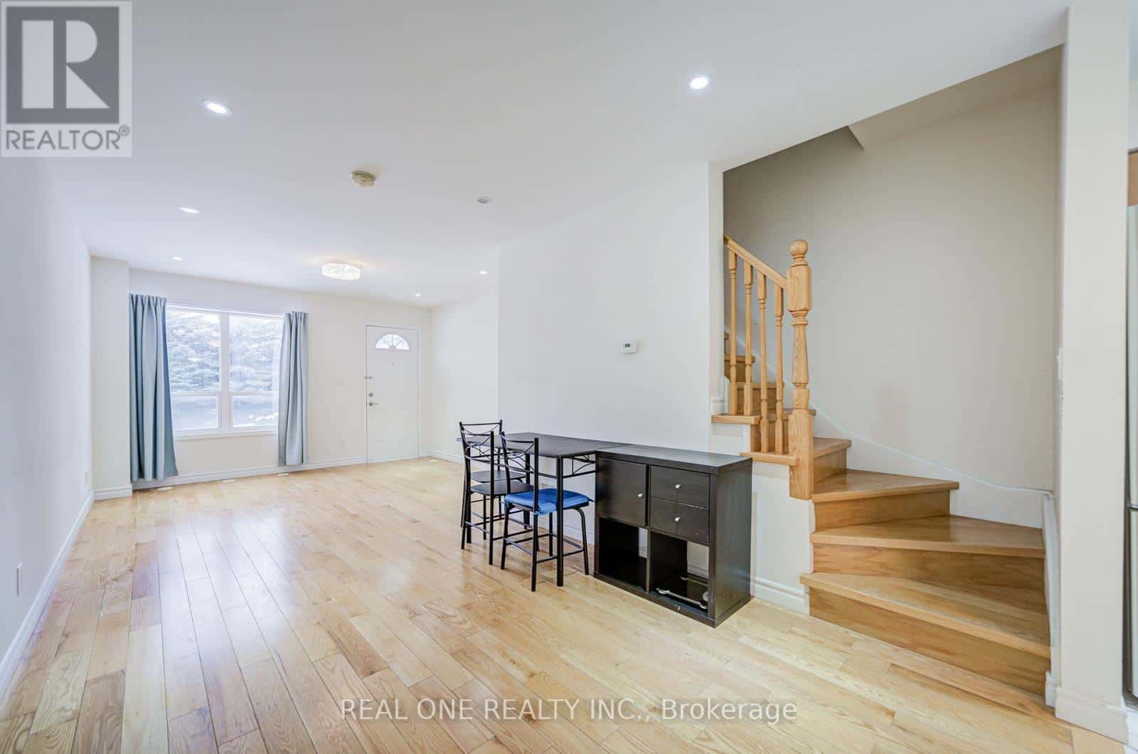 Markham (Milliken Mills East) — Markham (Milliken Mills East) - Photo 4 of 29