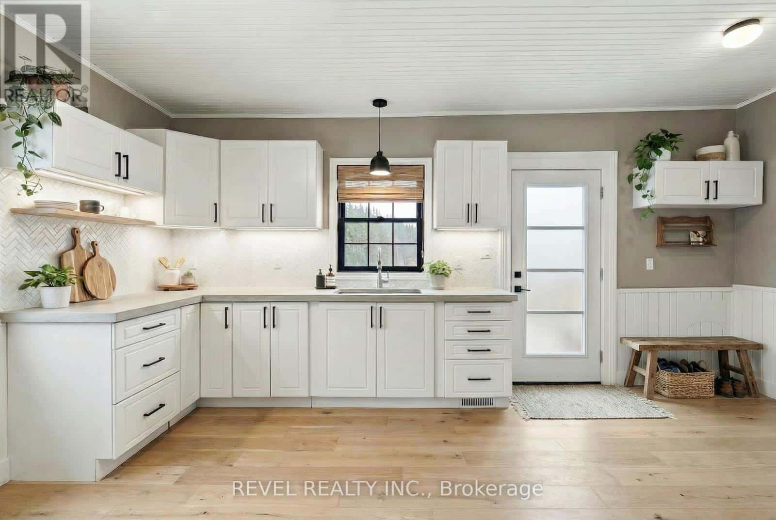 Tweed (Tweed (Village)) — Tweed (Tweed (Village)) - Photo 4 of 31