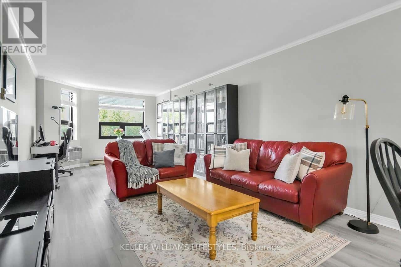 London East (East F) — London East (East F) - Photo 4 of 47