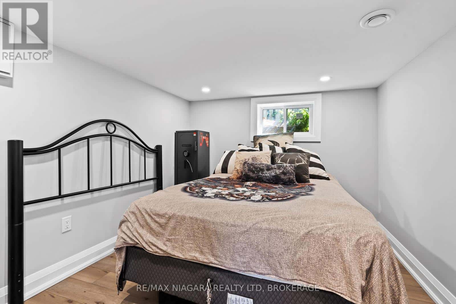 Niagara Falls (Hospital) — Niagara Falls (Hospital) - Photo 3 of 38