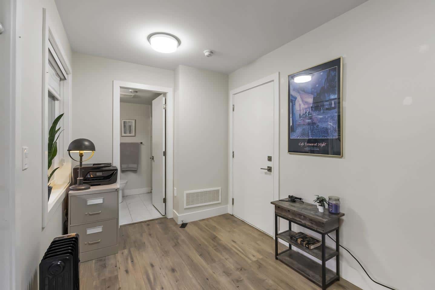 Delta — Delta - Photo 2 of 40