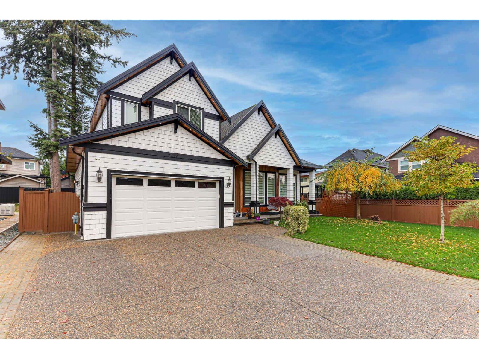 Delta — Delta - Photo 3 of 40