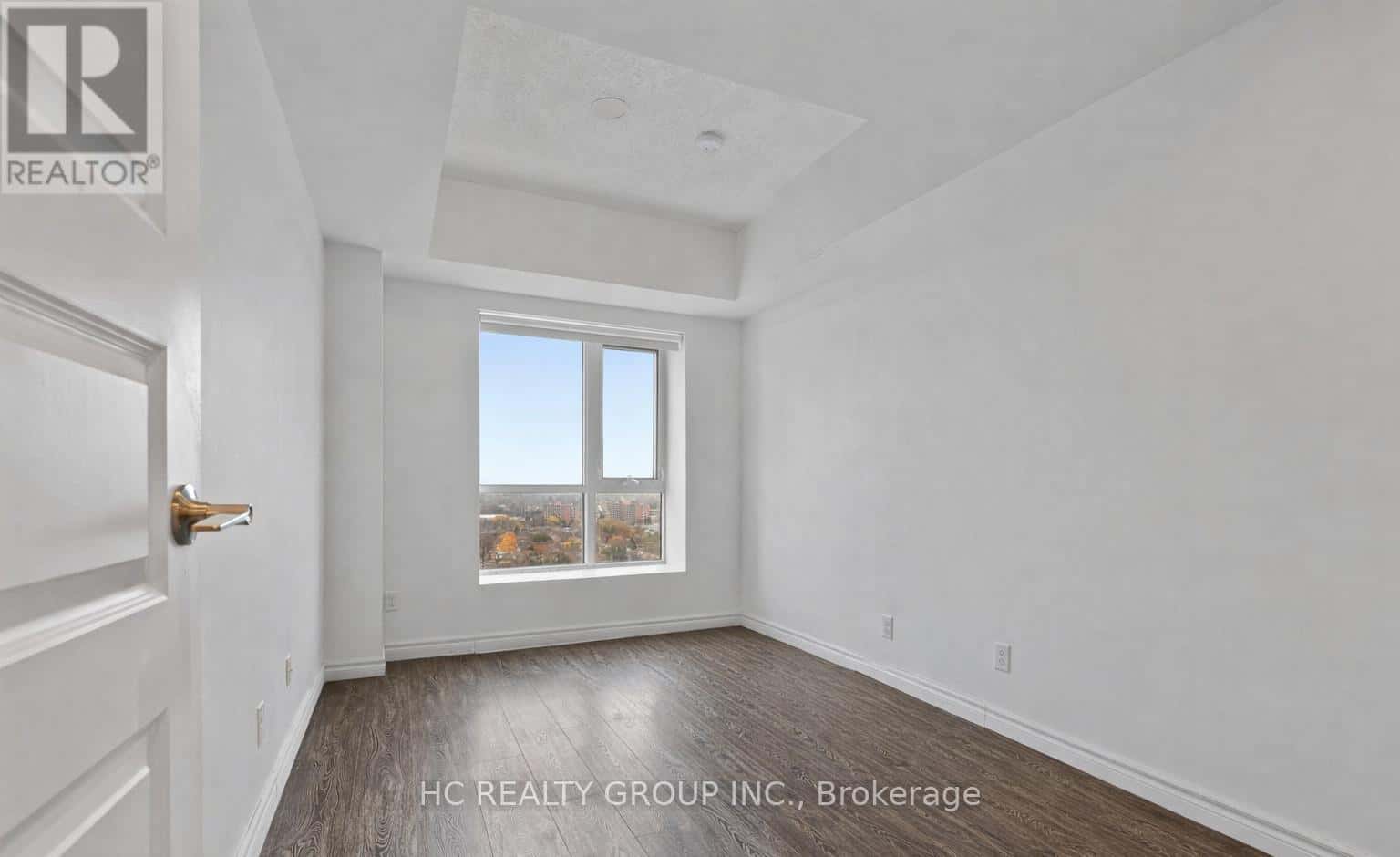 Kitchener — Kitchener - Photo 3 of 13