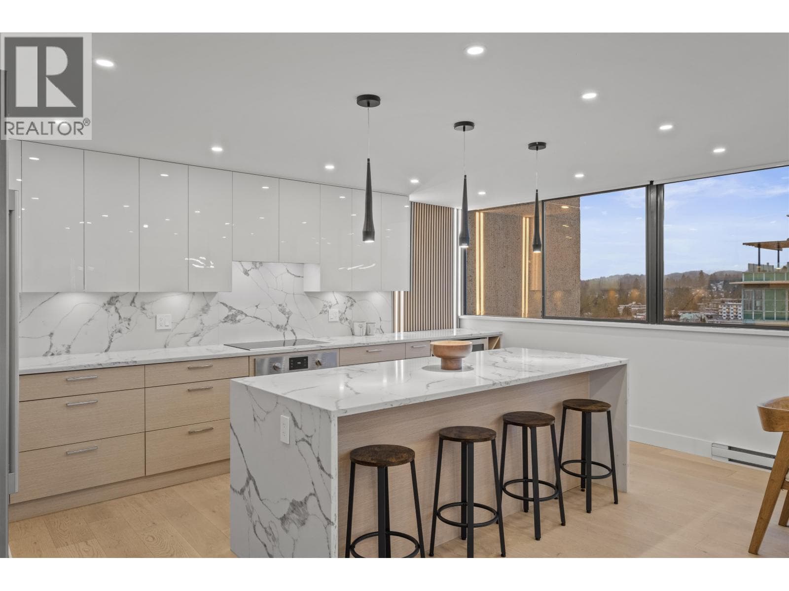 North Vancouver — North Vancouver - Main photo