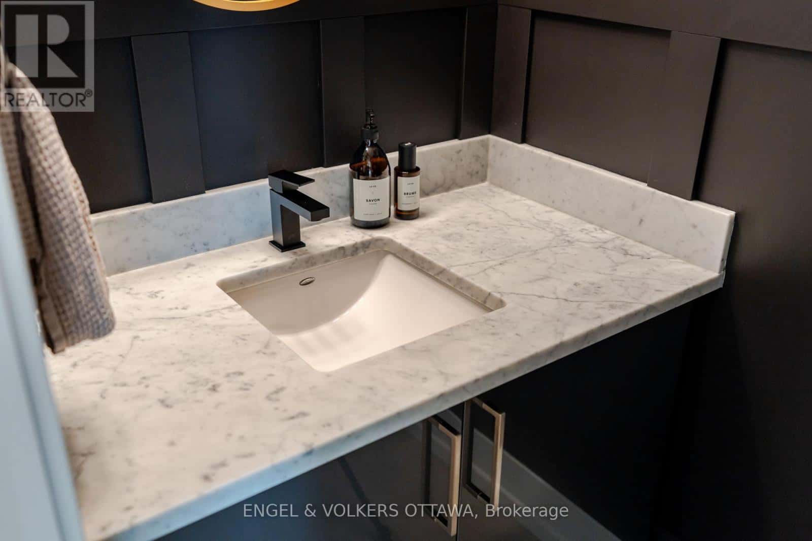 Ottawa — Ottawa - Photo 2 of 45