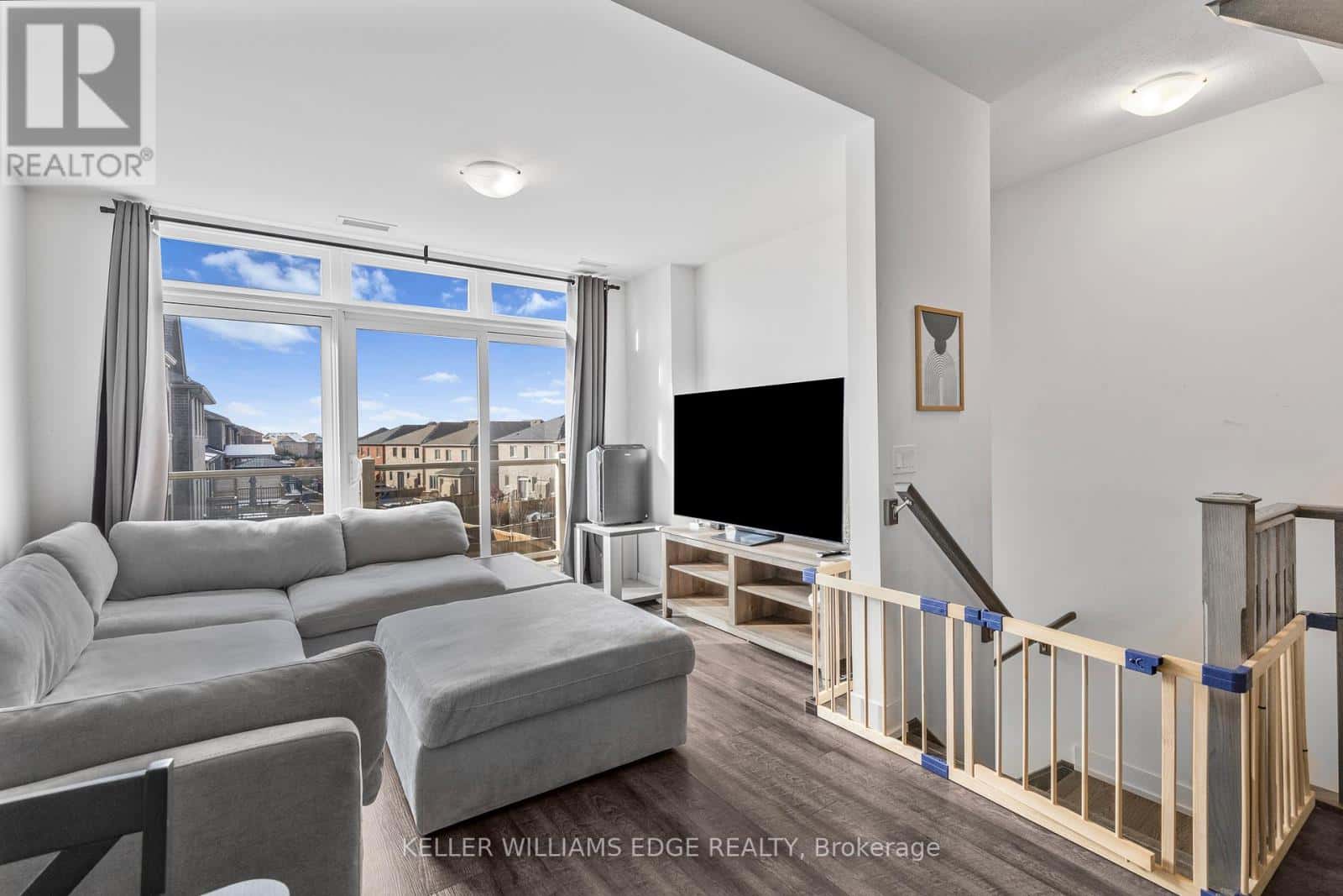 16 - 261 SKINNER ROAD — Hamilton (Waterdown), Ontario - Photo 4 of 33