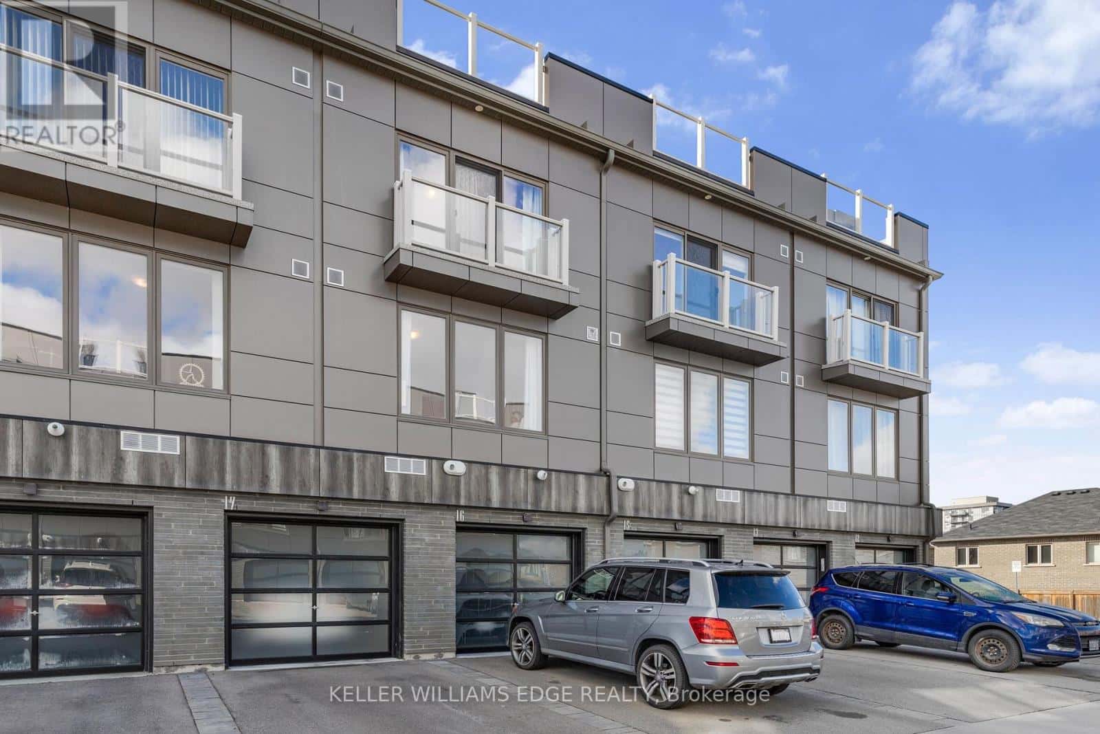 16 - 261 SKINNER ROAD — Hamilton (Waterdown), Ontario - Photo 3 of 33