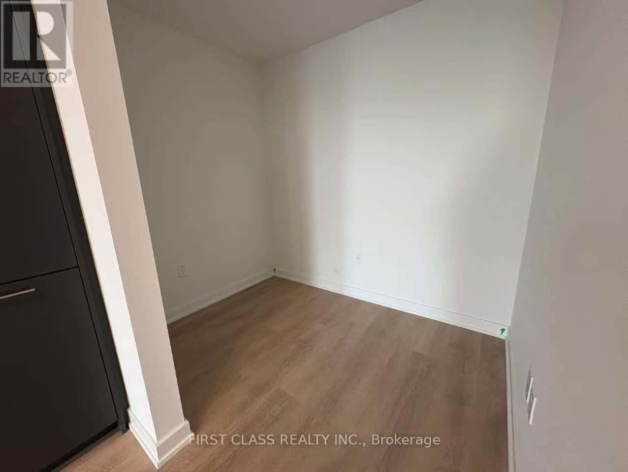 Mississauga (Mississauga Valleys) — Mississauga (Mississauga Valleys) - Photo 3 of 9