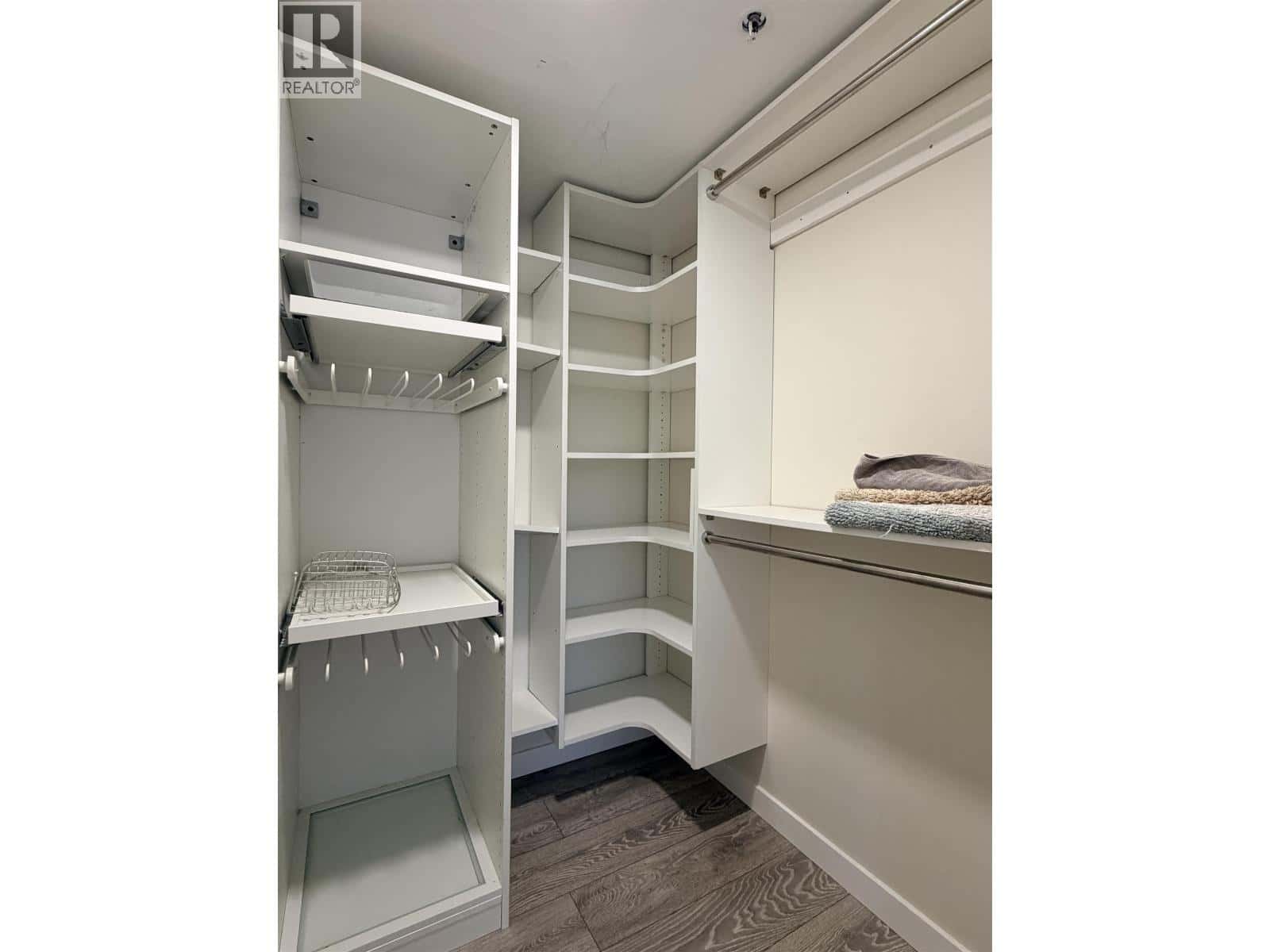 Vancouver — Vancouver - Photo 5 of 20