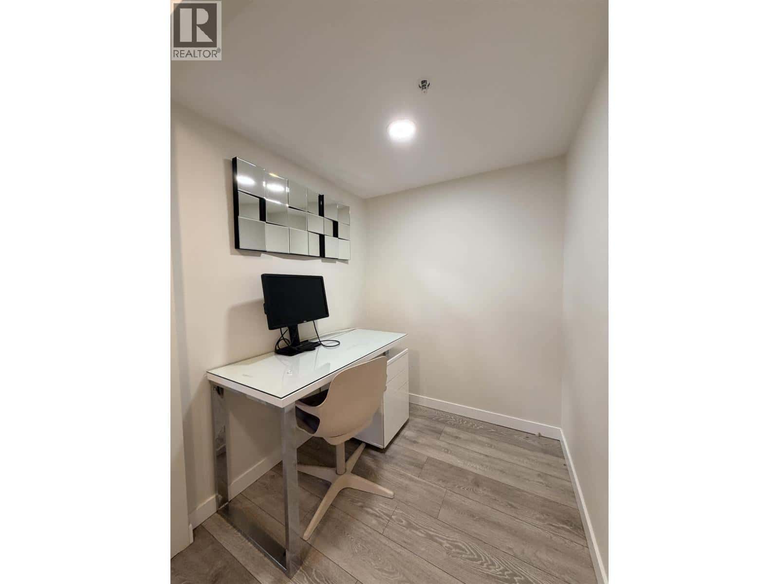 Vancouver — Vancouver - Photo 4 of 20