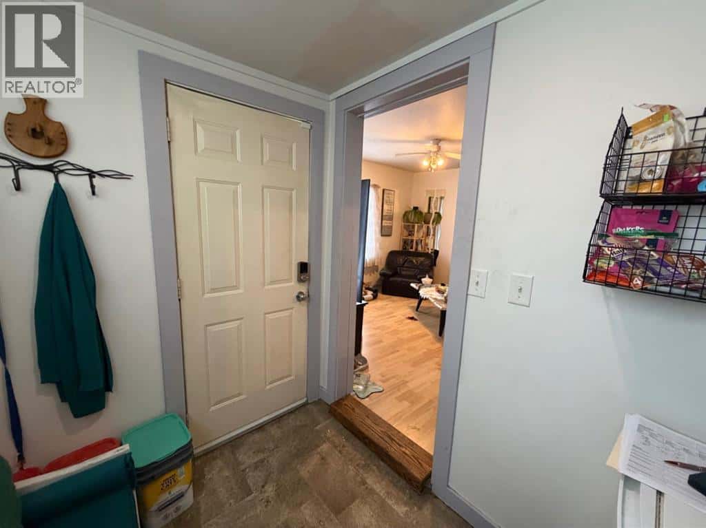 4910 44 Street — Camrose, Alberta - Photo 2 of 29