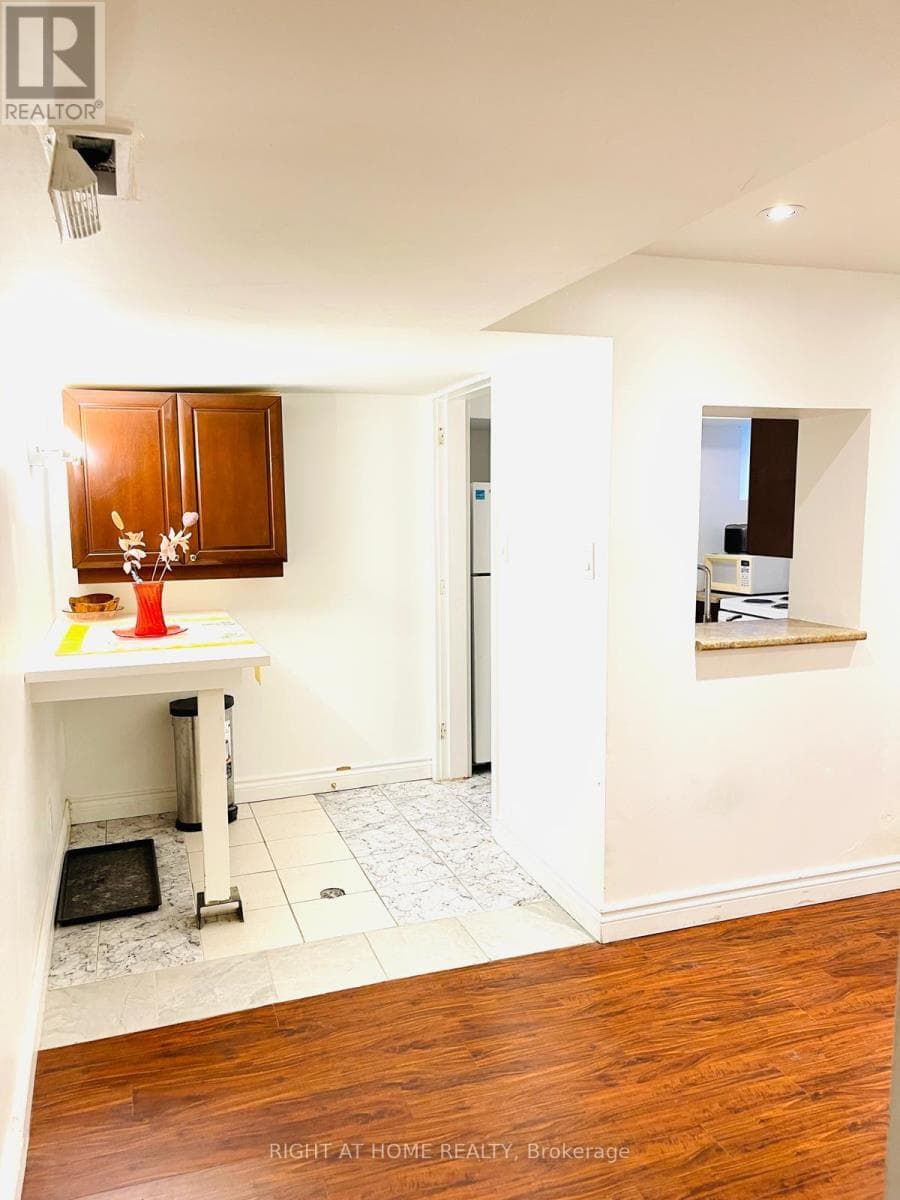 A - 73 TWENTY FOURTH BSMT STREET — Toronto (Long Branch) - Main photo