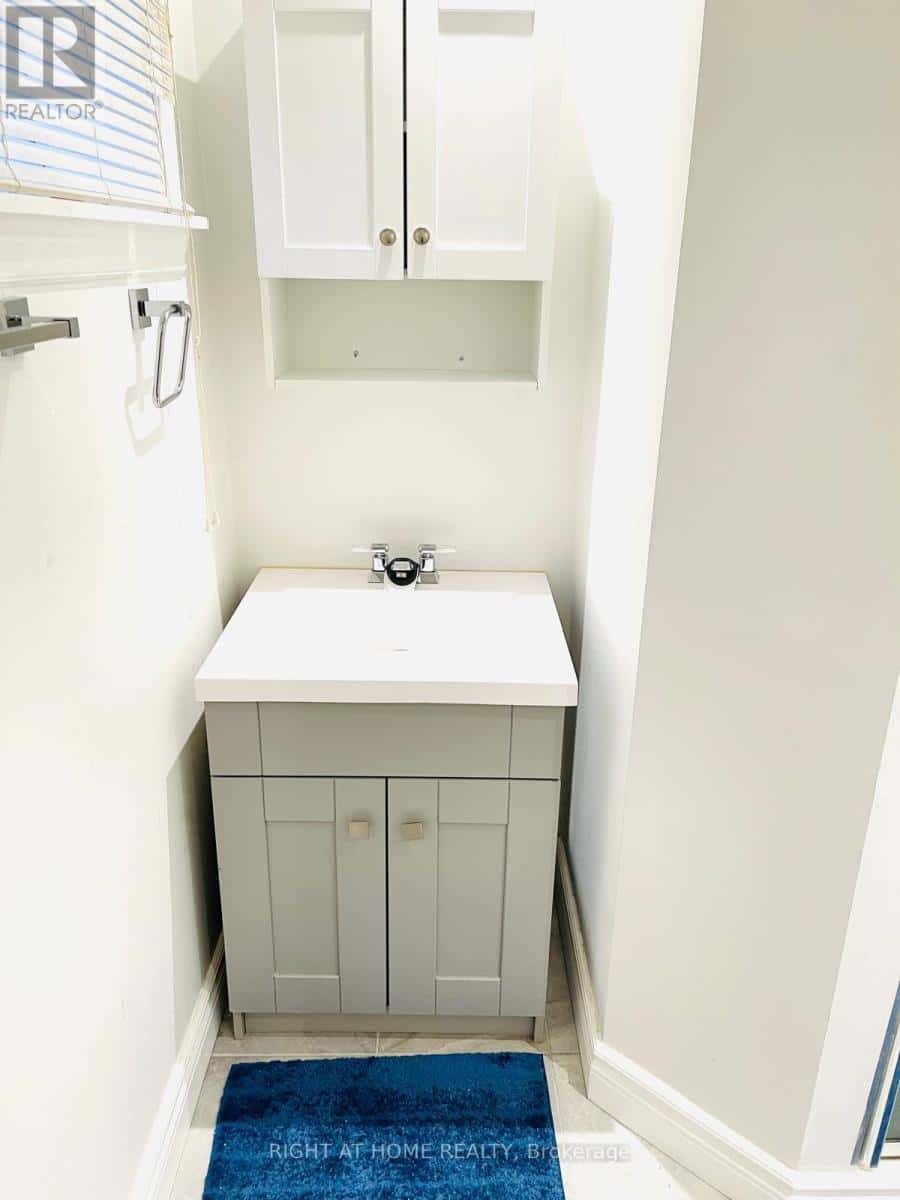 A - 73 TWENTY FOURTH BSMT STREET — Toronto (Long Branch) - Photo 5 of 5