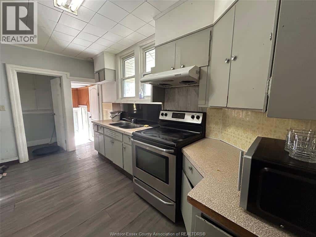 Windsor — Windsor - Photo 5 of 7