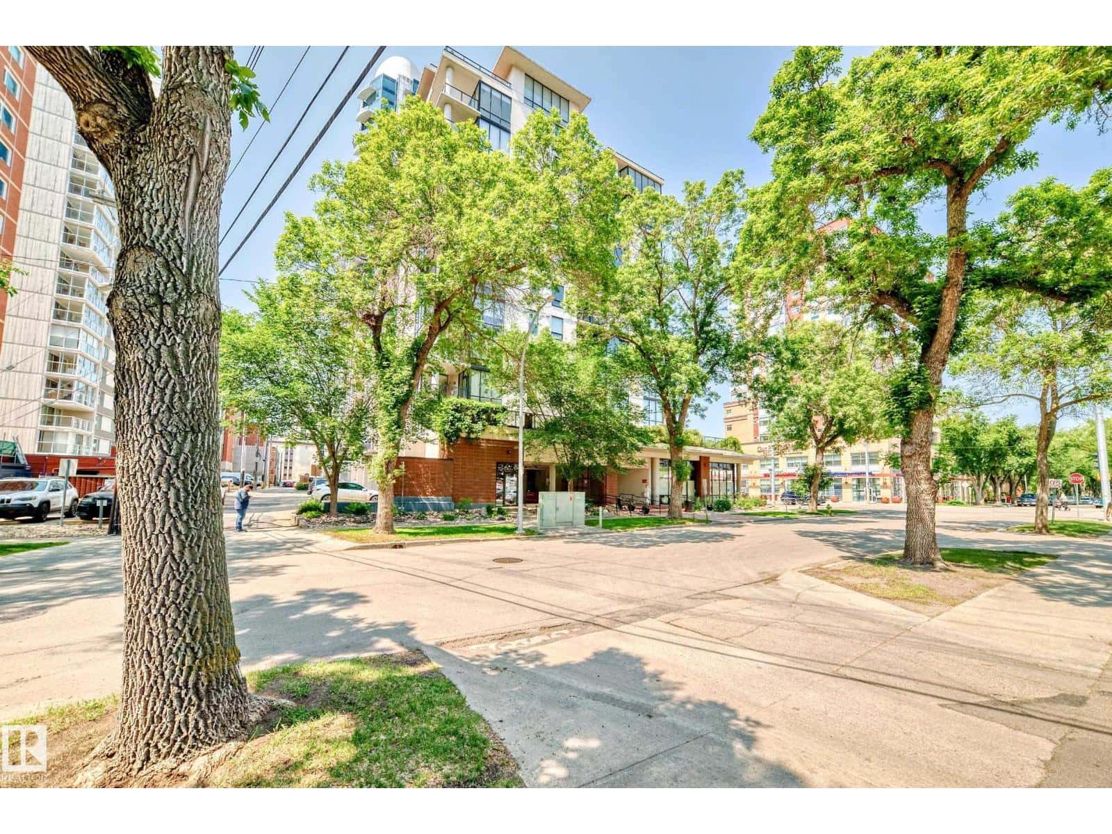 #404 10028 119 ST NW — Edmonton, Alberta - Photo 3 of 61