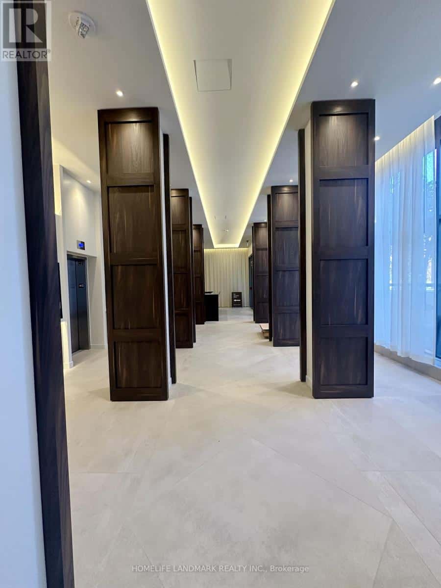 Toronto (Waterfront Communities) — Toronto (Waterfront Communities) - Photo 3 of 28