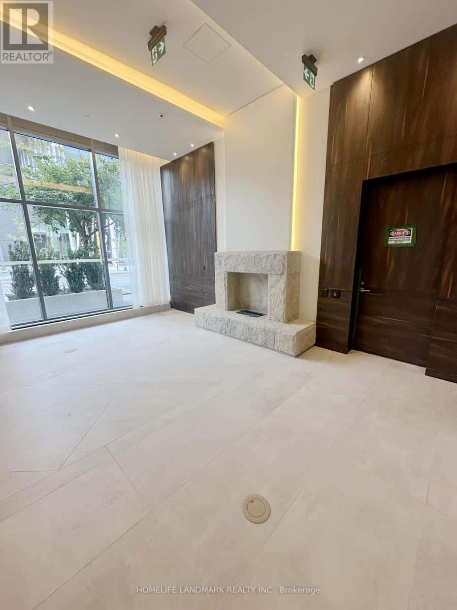 Toronto (Waterfront Communities) — Toronto (Waterfront Communities) - Photo 4 of 28