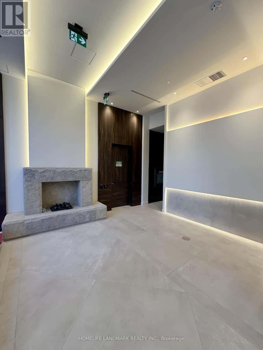 Toronto (Waterfront Communities) — Toronto (Waterfront Communities) - Photo 5 of 28