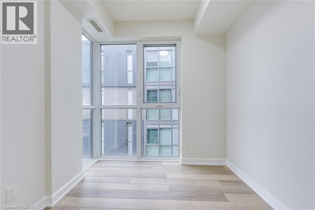 Burlington — Burlington - Main photo