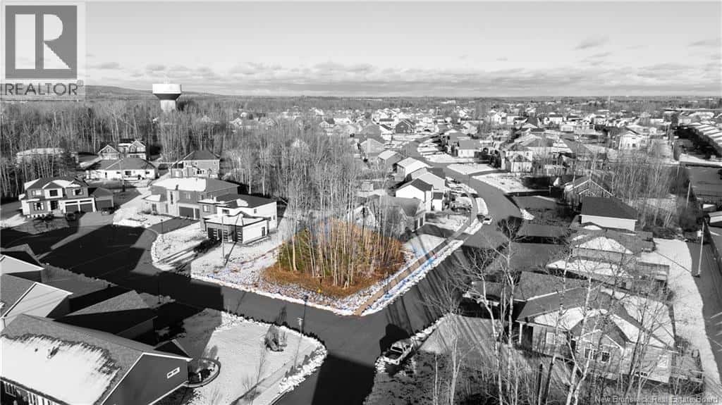 77 Blackstone — Moncton, New Brunswick - Photo 2 of 26