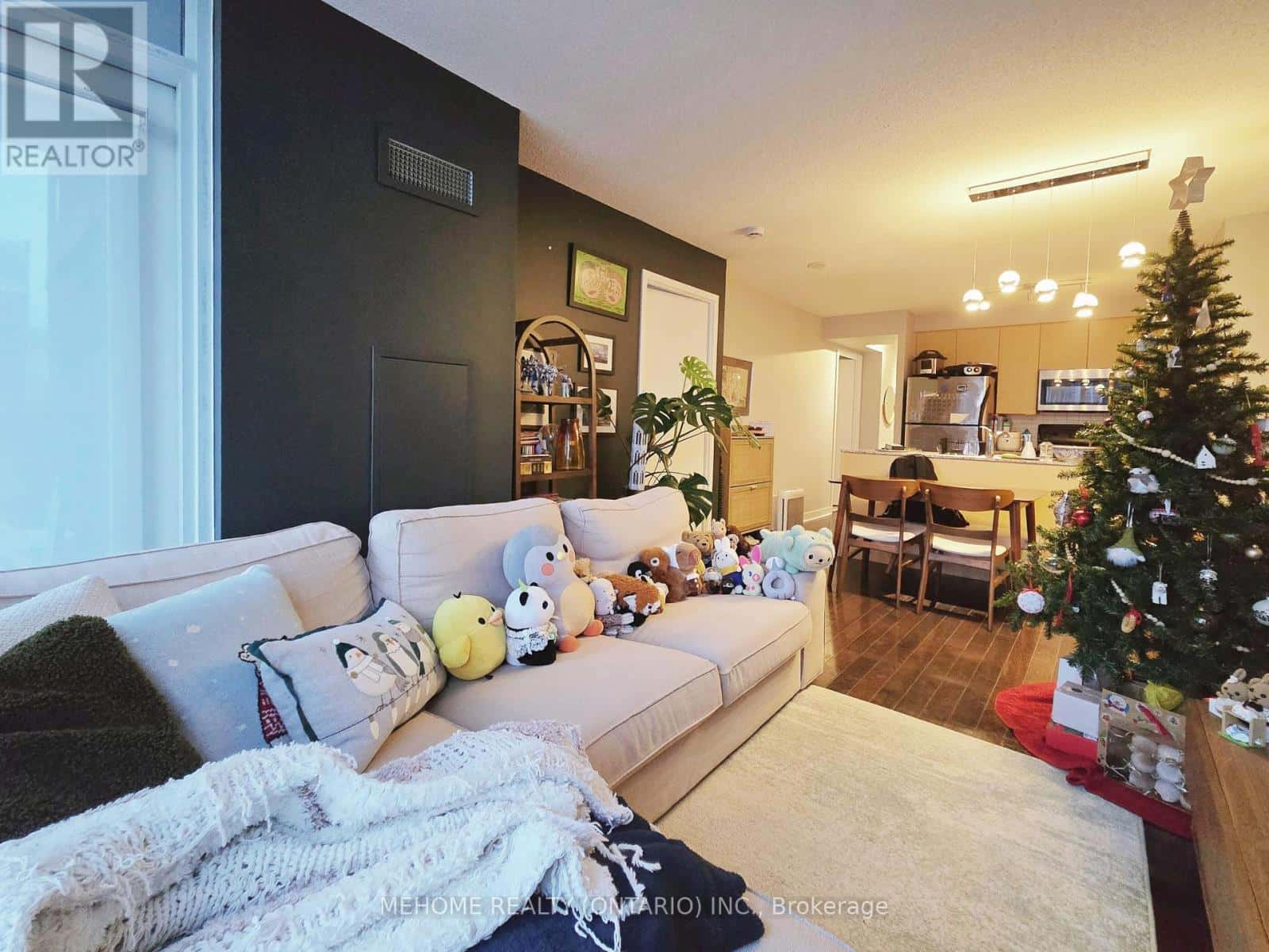 Toronto (Waterfront Communities) — Toronto (Waterfront Communities) - Photo 3 of 26