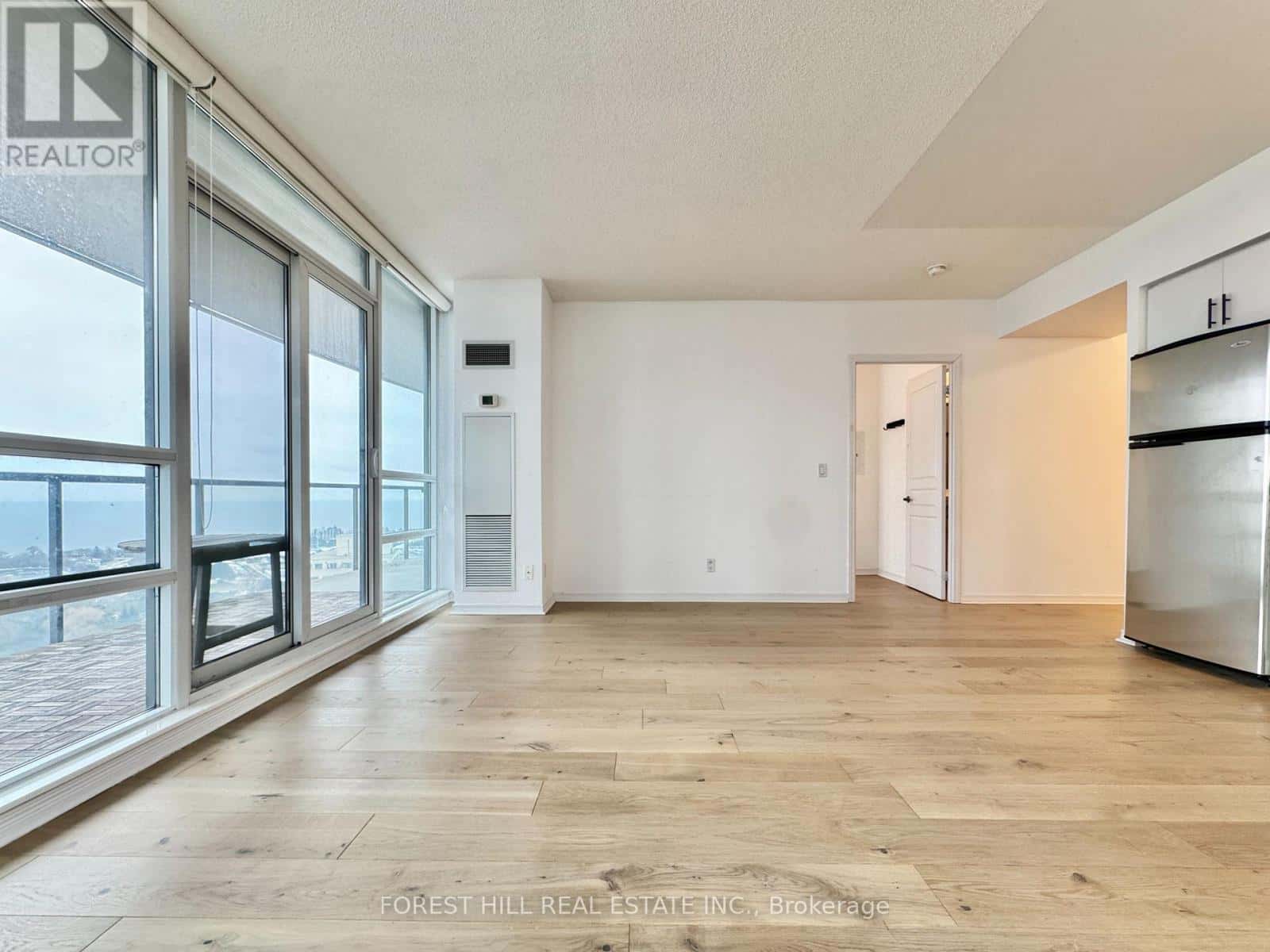 Toronto (Mimico) — Toronto (Mimico) - Photo 3 of 27