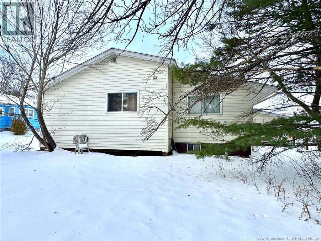 Fredericton — Fredericton - Photo 2 of 30