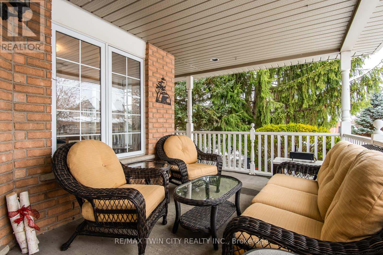 148 WINDING WOOD CRESCENT — Kitchener, Ontario - Photo 4 of 46