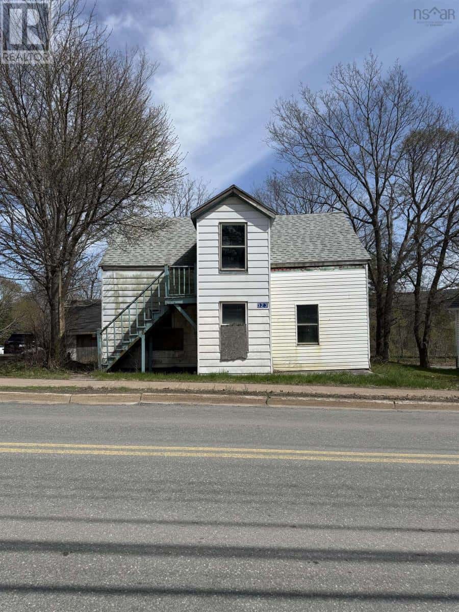 323 South Foord Street — Stellarton - Photo 2 of 14