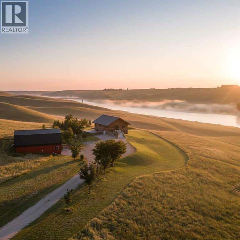 104103 Range Rd 20-1A — Rural Lethbridge County, Alberta - Photo 3 of 50