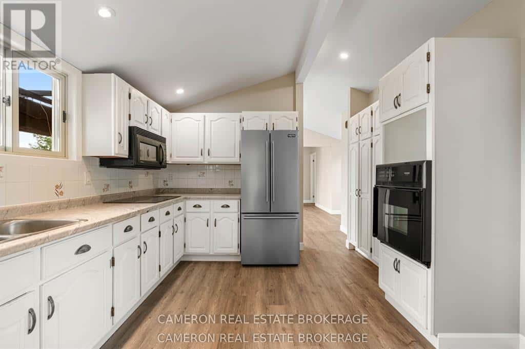 15474 MANNING ROAD — South Stormont, Ontario - Photo 5 of 40