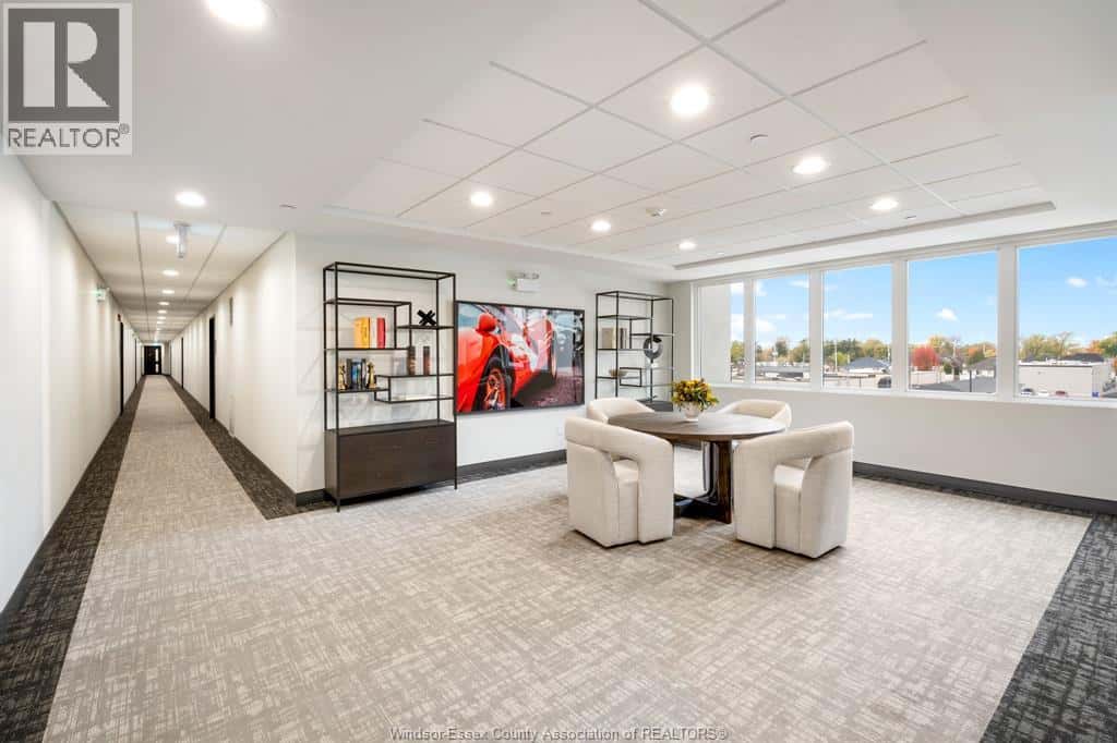 Windsor — Windsor - Photo 2 of 27