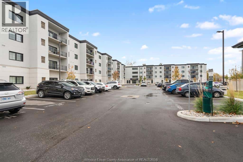 Windsor — Windsor - Photo 5 of 27