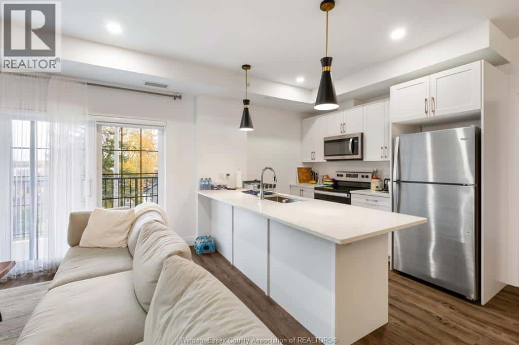 Windsor — Windsor - Photo 3 of 27