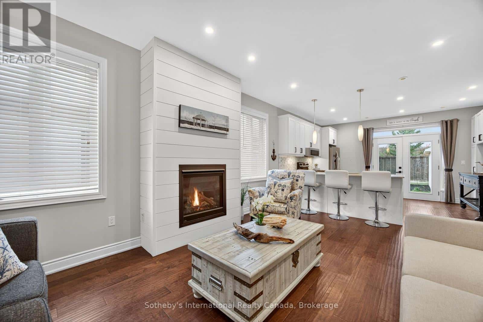 Wasaga Beach — Wasaga Beach - Photo 3 of 27