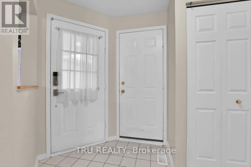 40 BATON COURT — Ottawa, Ontario - Photo 4 of 50