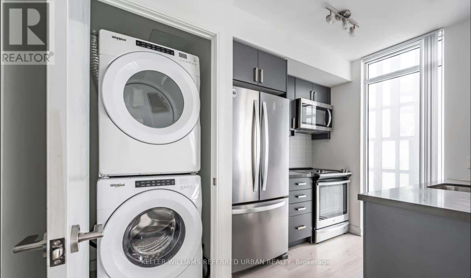 Toronto (Church-Yonge Corridor) — Toronto (Church-Yonge Corridor) - Photo 4 of 13