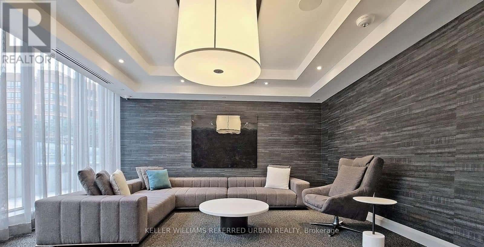 Toronto (Church-Yonge Corridor) — Toronto (Church-Yonge Corridor) - Photo 5 of 13