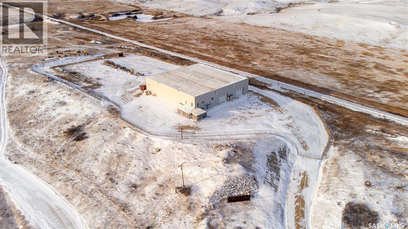 Metro Manufacturing Building — Moose Jaw Rm No. 161, Saskatchewan - Photo 3 of 56