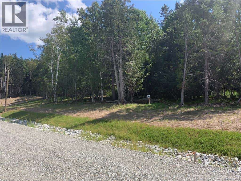 28 Carlingford Drive — Quispamsis, New Brunswick - Photo 4 of 16