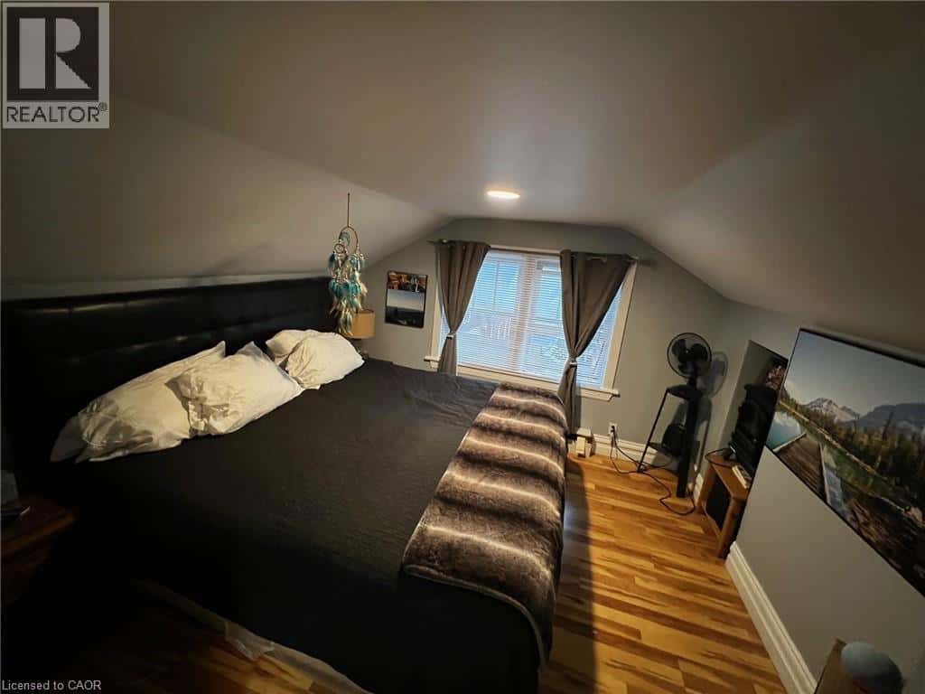 341 ANTWERP Avenue — Sudbury, Ontario - Photo 3 of 40