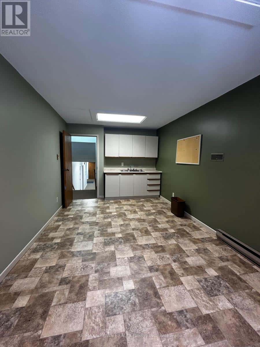 29 BYNG AVENUE — Kapuskasing - Photo 5 of 45